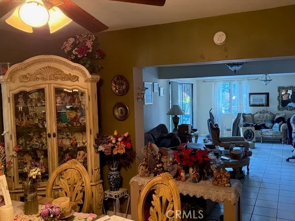 a very nice looking room with many windows