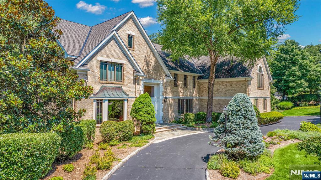 837 Apple Ridge Road Franklin Lakes, NJ 07417 - Photo 1 of 33 Gallery Image 1