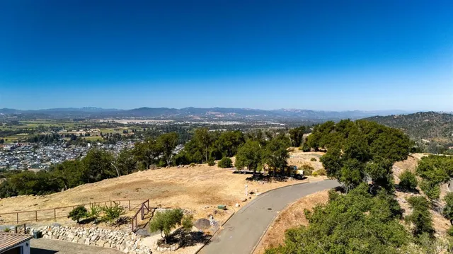 $1,200,000 | 3924 Flintridge Drive, Santa Rosa, CA 95403