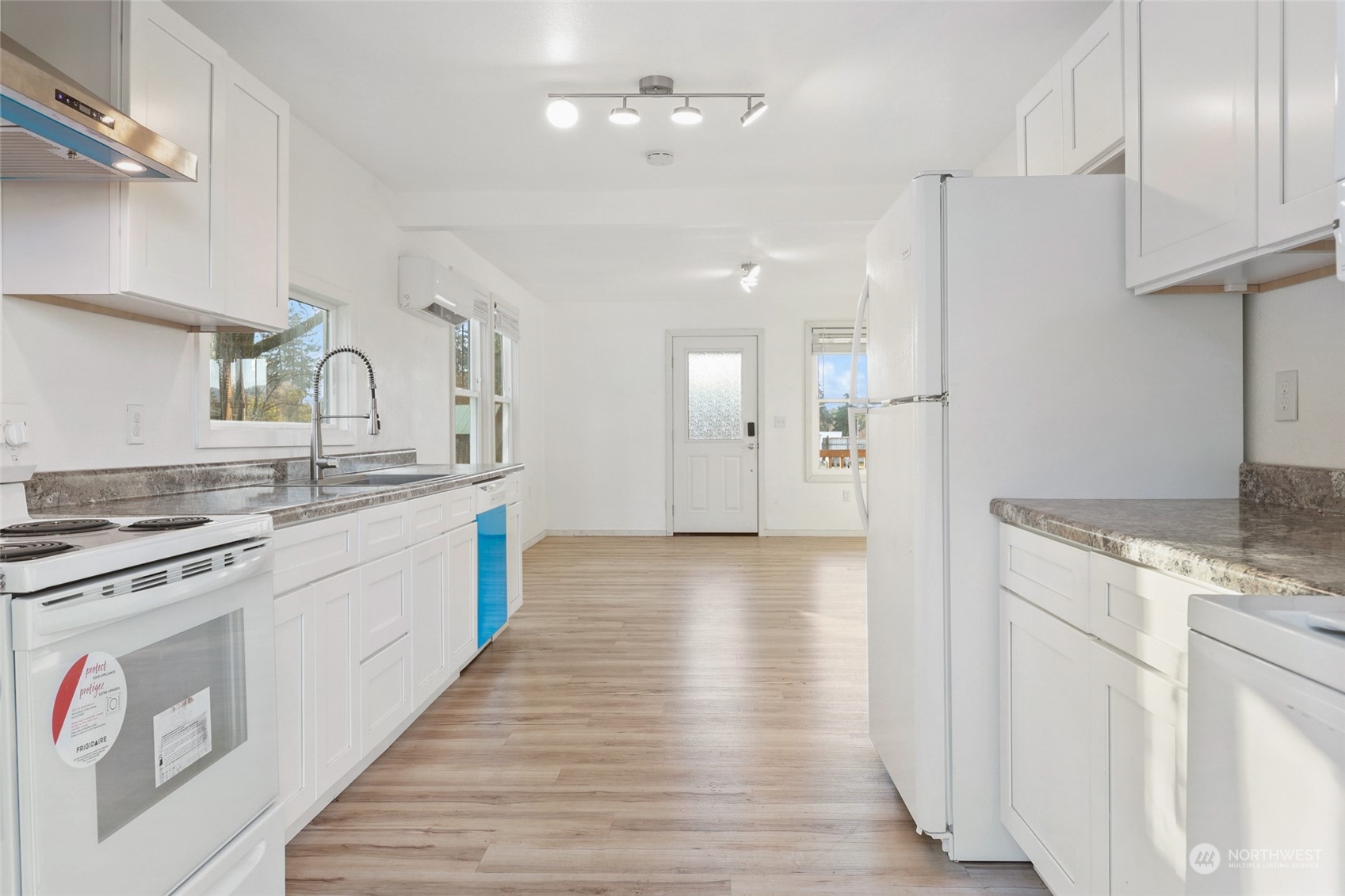 18320 Albany Street Southwest Rochester, WA 98579 - Photo 11 of 40