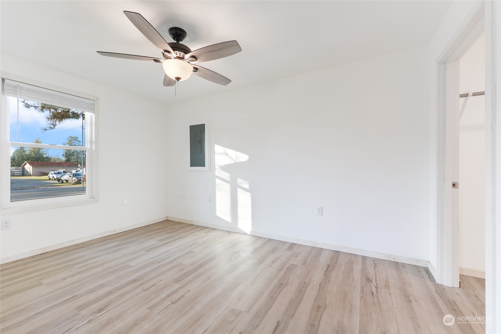 18320 Albany Street Southwest Rochester, WA 98579 - Photo 14 of 40