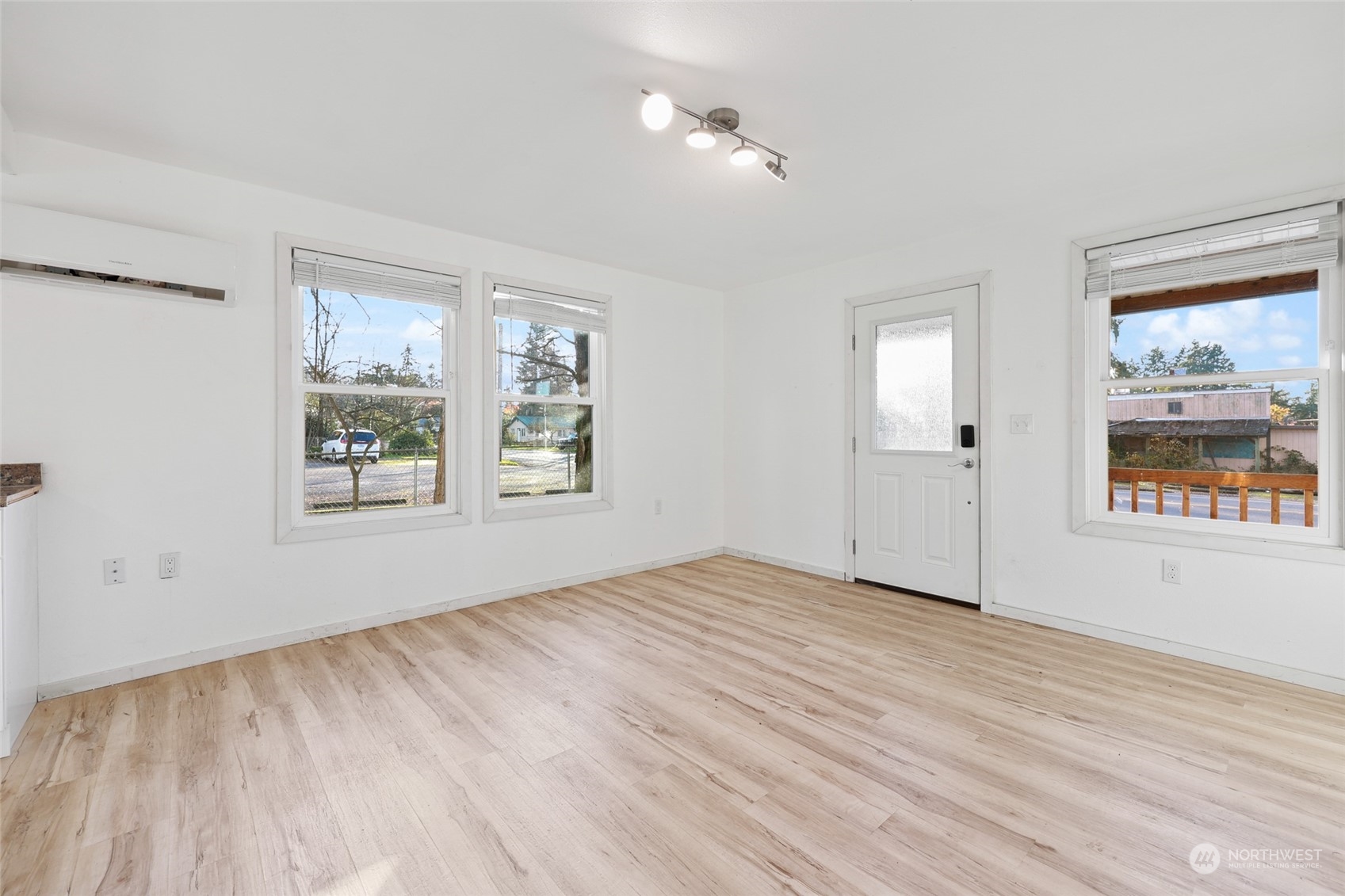 18320 Albany Street Southwest Rochester, WA 98579 - Photo 3 of 40