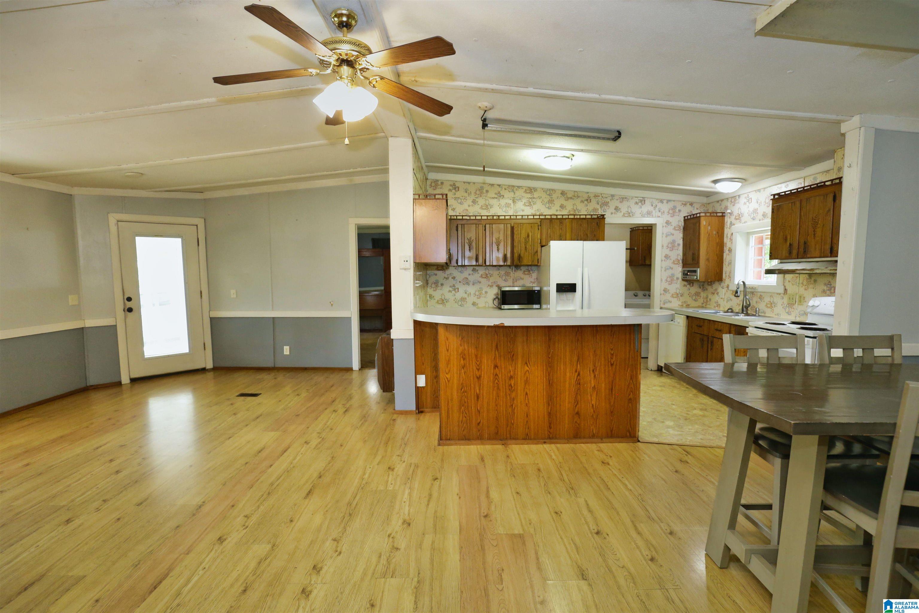 1045 Whites Gap Road Southeast Jacksonville, AL 36265 - Photo 9 of 23