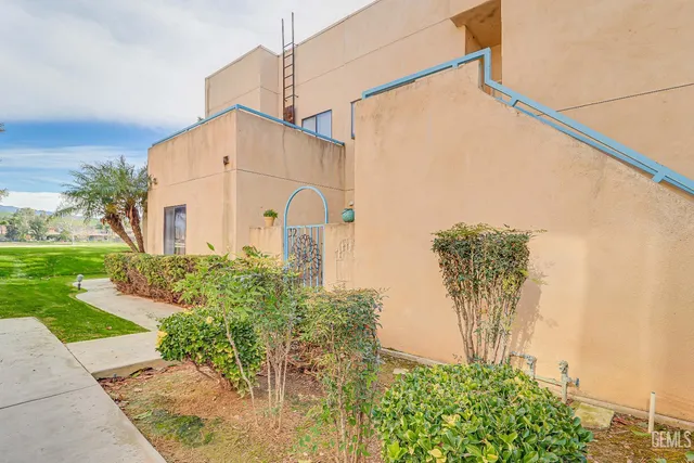a house view with a outdoor space