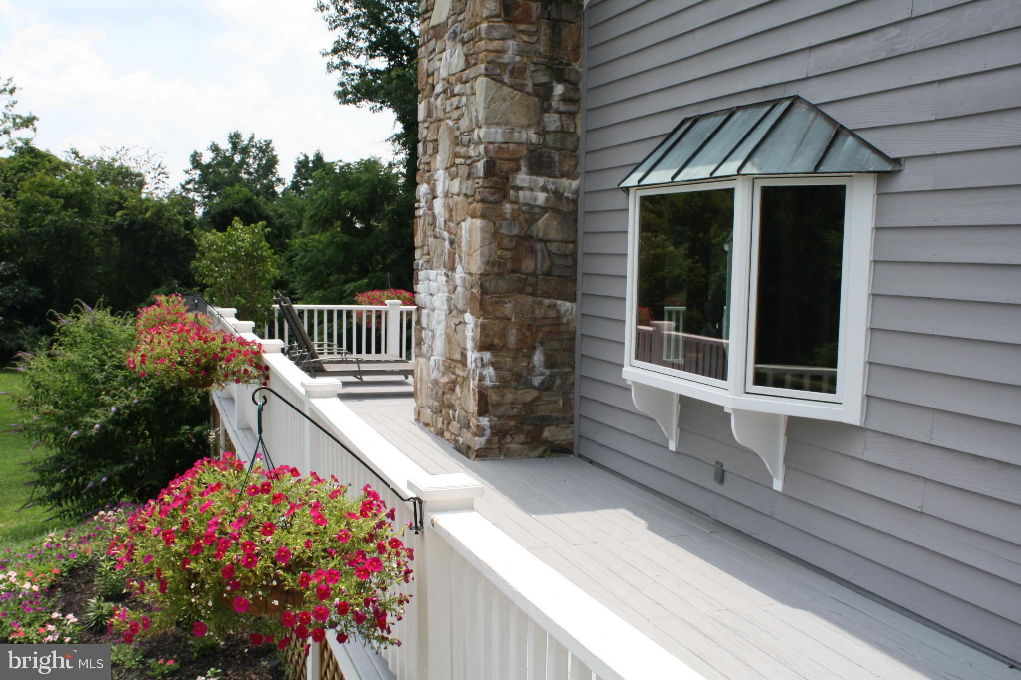 20169 Woodtrail Road Round Hill, VA 20141 - Photo 14 of 17 Exterior (General)