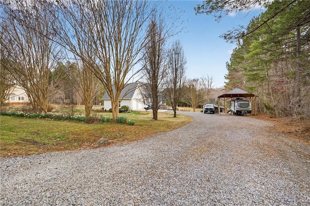 2194 Pine Creek Ridge Asheboro, NC 27205 - Photo 4 of 50