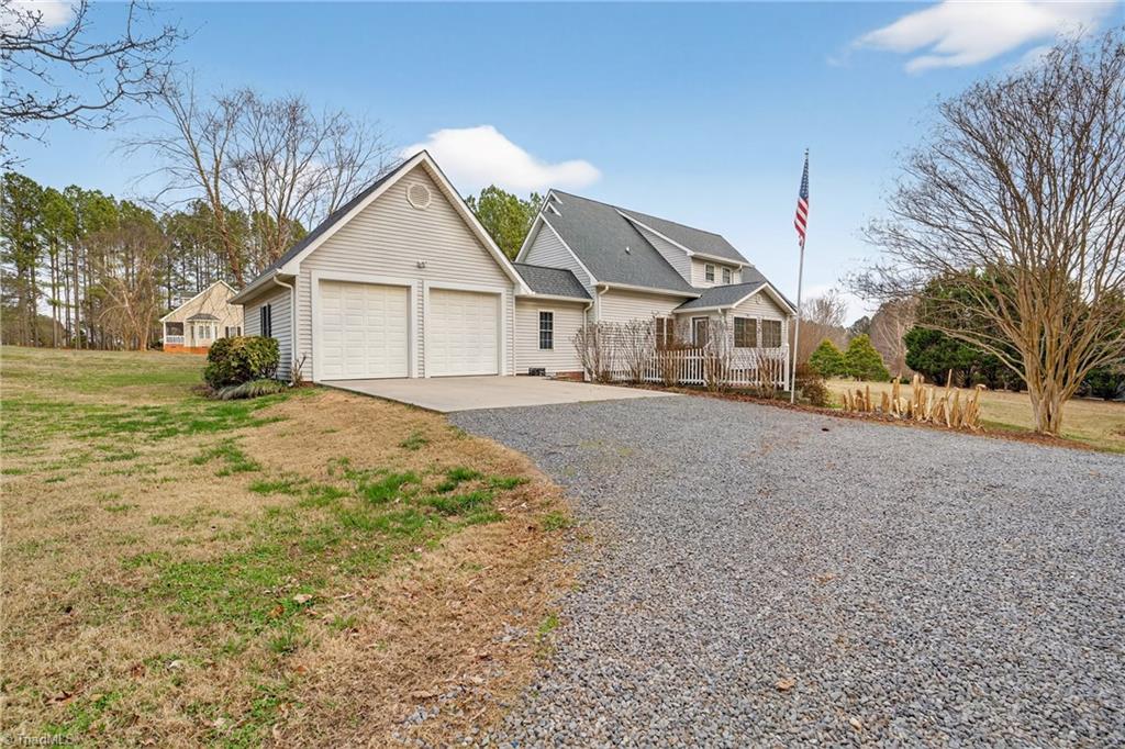 2194 Pine Creek Ridge Asheboro, NC 27205 - Photo 5 of 50