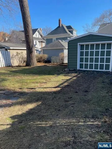 $4,475 | 39 Hawthorne Street, Rutherford, NJ 07070