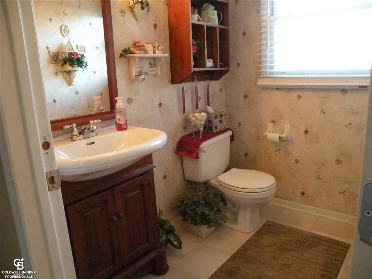 80000 McFadden Road Armada, MI 48005 - Photo 16 of 31 First floor half bath