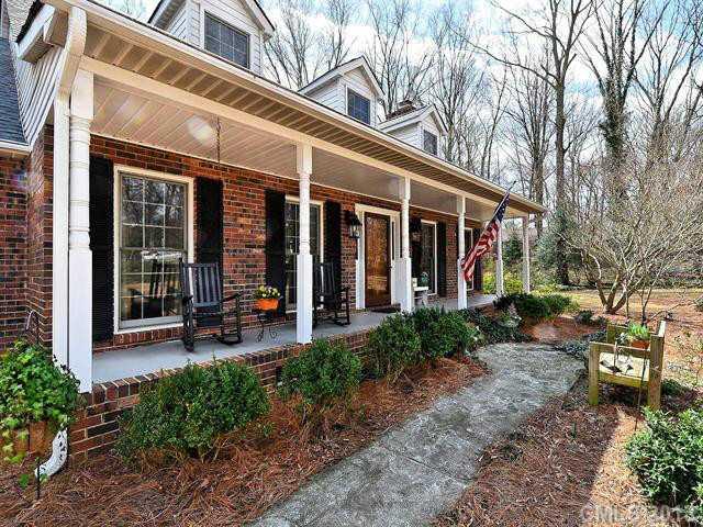 658 Smythe Road Fort Mill, SC 29715 - Photo 2 of 16 Gallery Image 2