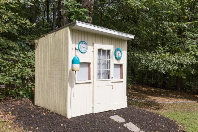 $948,000 | 105 Brentwood Road, Exeter, NH 03833