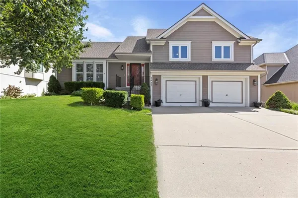 $415,000 | 7433 North Smalley Avenue, Kansas City, MO 64158