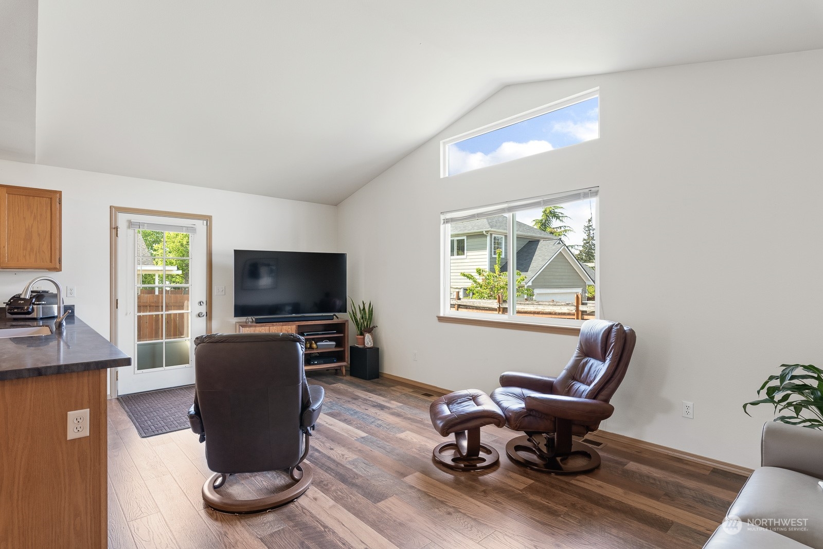 2201 Riley Road Mount Vernon, WA 98274 - Photo 11 of 26 Gallery Image 11