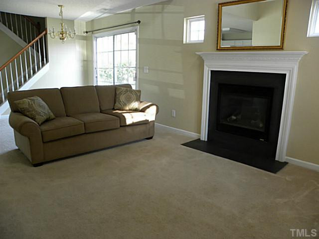 11049 Feather Grass Lane Raleigh, NC 27613 - Photo 4 of 14 Living Room