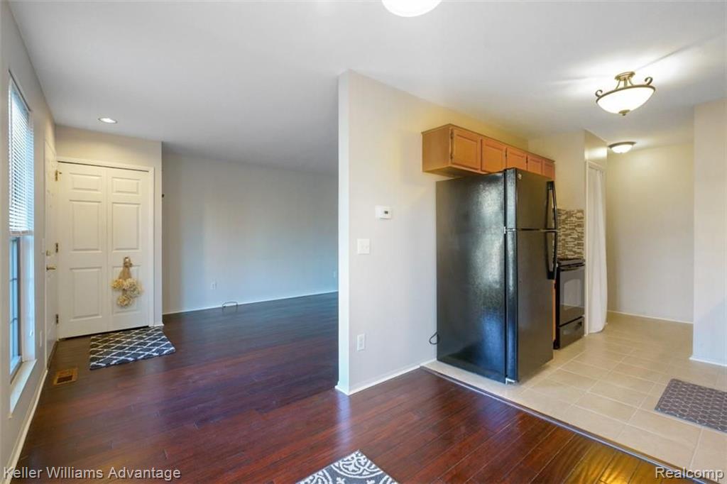 22313 Peach Tree Novi, MI 48375 - Photo 12 of 29
