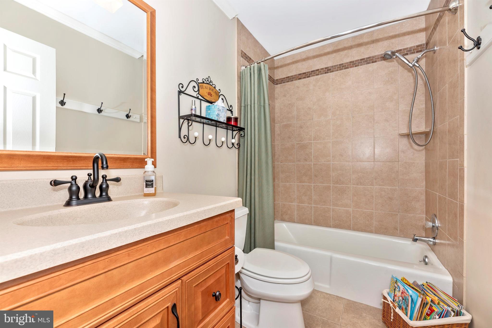 5184 Perry Road Mount Airy, MD 21771 - Photo 36 of 75 Main Level Second Bath