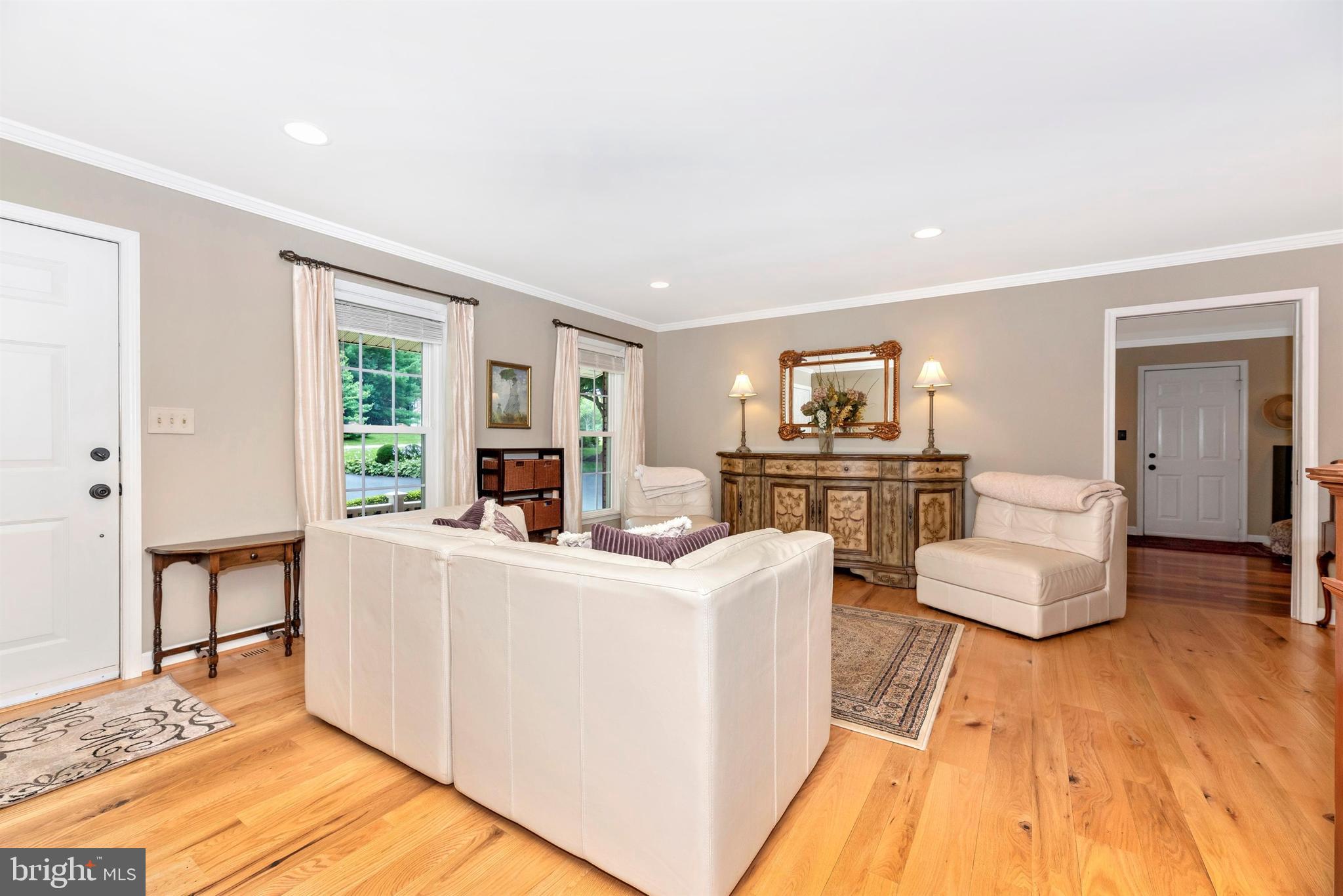 5184 Perry Road Mount Airy, MD 21771 - Photo 5 of 75 Main Level Living Room