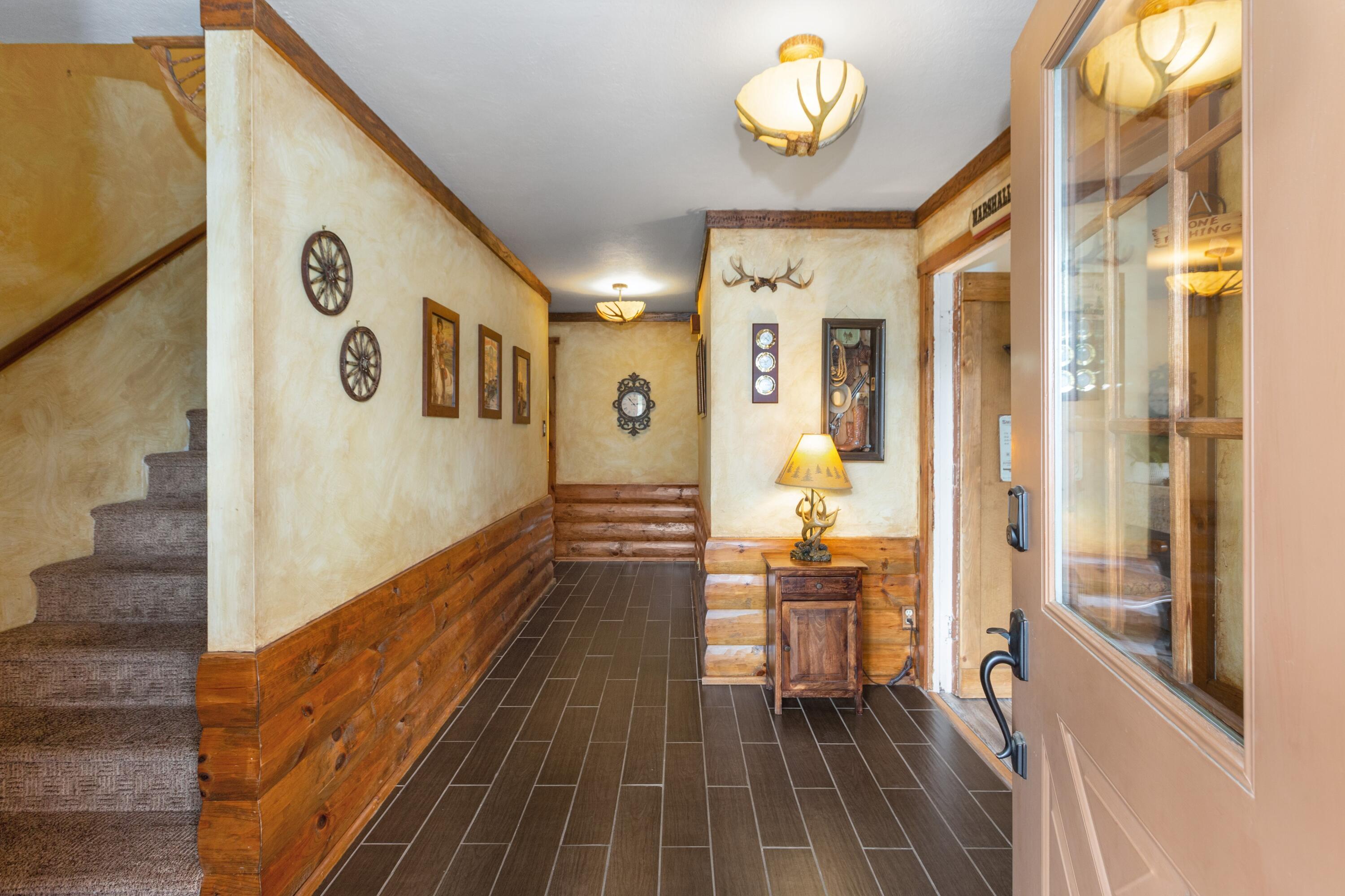 42182 Mynatt Drive Three Rivers, CA 93271 - Photo 30 of 67 Entryway