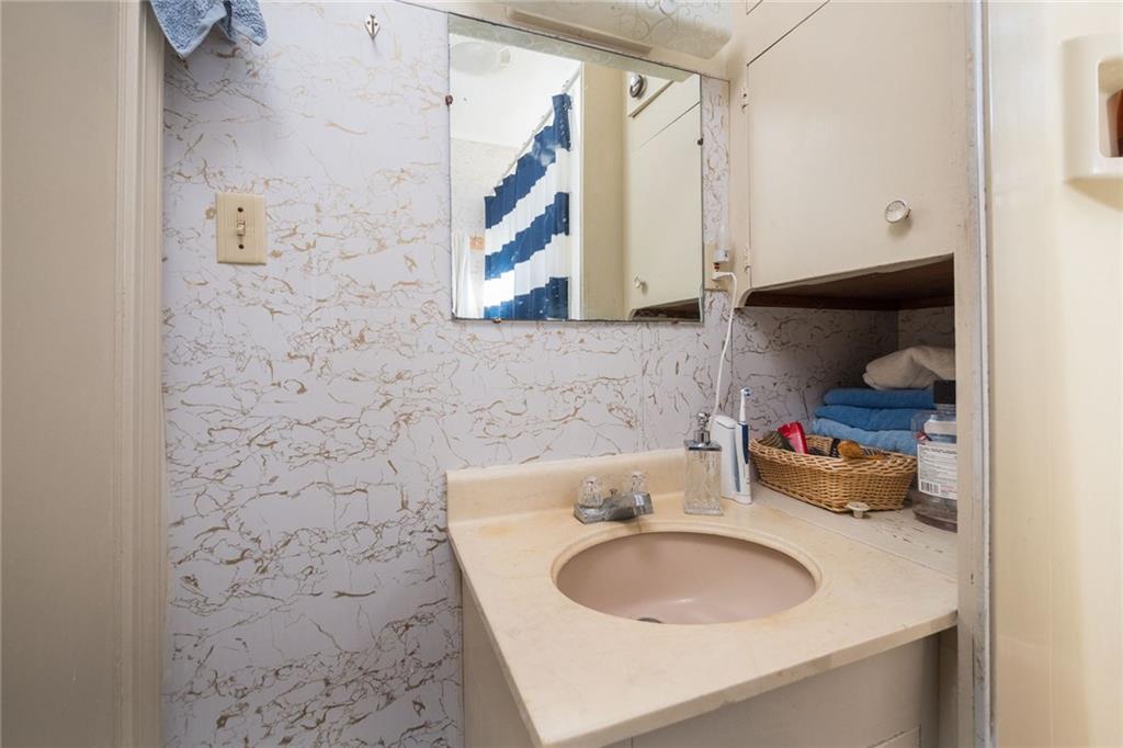 23 Organug Road York, ME 03909 - Photo 13 of 30 The upper unit's full bath is on the...
