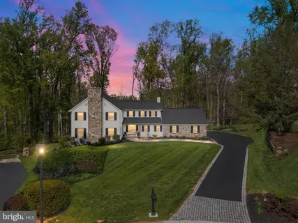 $969,900 | 404 Hawthorne Court East, Hockessin, DE 19707