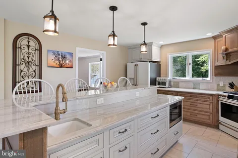 $939,900 | 404 Hawthorne Court East, Hockessin, DE 19707