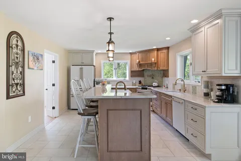 $939,900 | 404 Hawthorne Court East, Hockessin, DE 19707