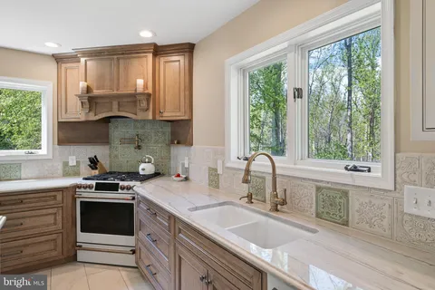 $939,900 | 404 Hawthorne Court East, Hockessin, DE 19707