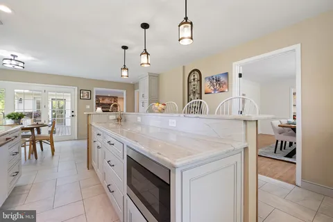 $939,900 | 404 Hawthorne Court East, Hockessin, DE 19707