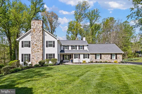 $939,900 | 404 Hawthorne Court East, Hockessin, DE 19707