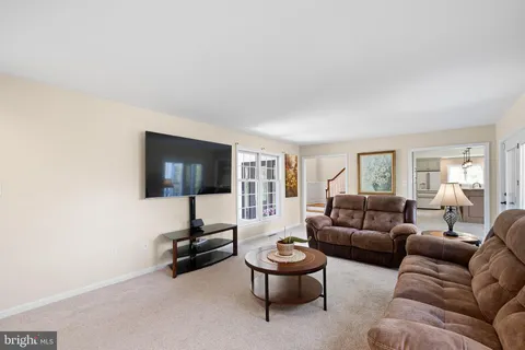 $939,900 | 404 Hawthorne Court East, Hockessin, DE 19707