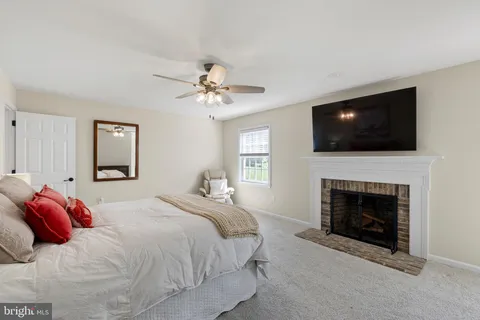 $939,900 | 404 Hawthorne Court East, Hockessin, DE 19707