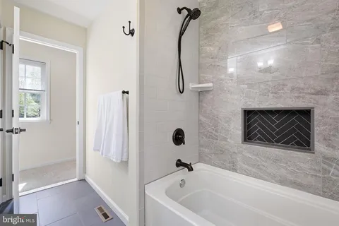 $939,900 | 404 Hawthorne Court East, Hockessin, DE 19707