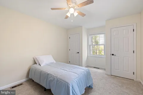 $939,900 | 404 Hawthorne Court East, Hockessin, DE 19707