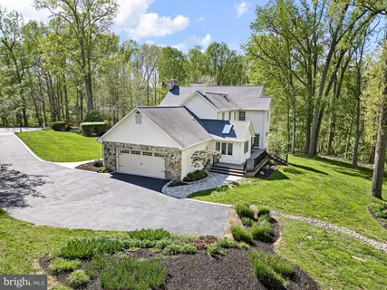 $939,900 | 404 Hawthorne Court East, Hockessin, DE 19707