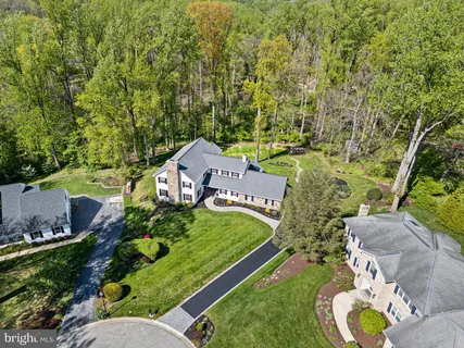 $939,900 | 404 Hawthorne Court East, Hockessin, DE 19707