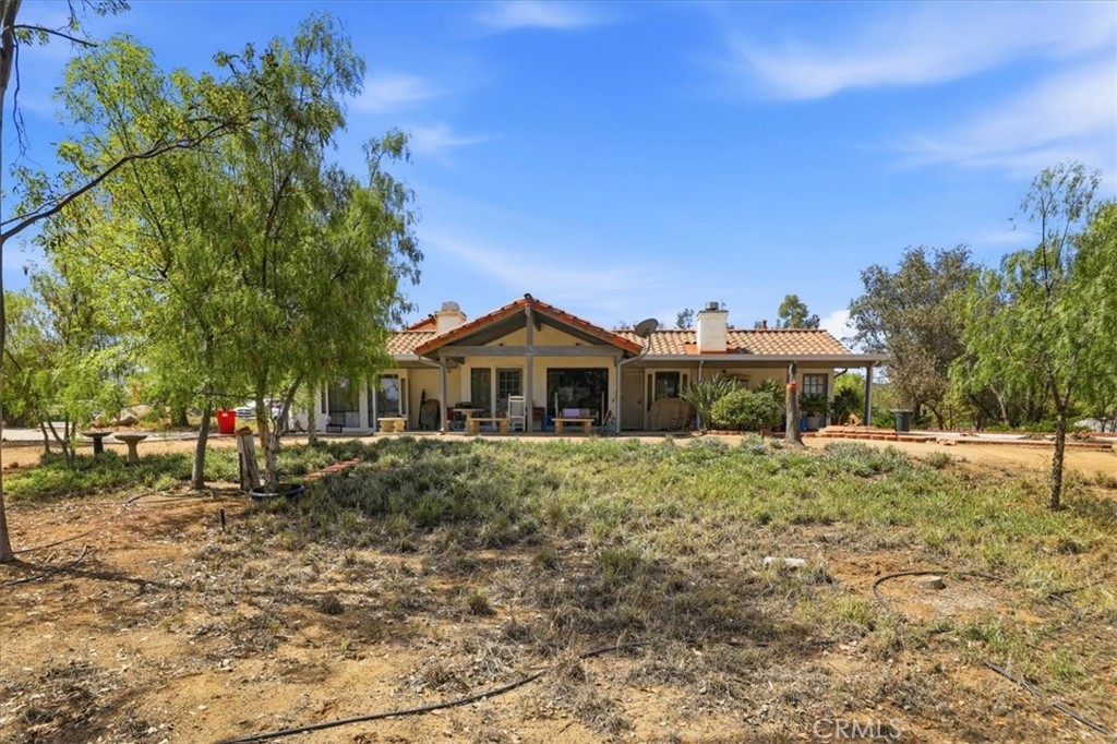 22801 Norbert Street Perris, CA 92570 - Photo 41 of 58 Side Patio