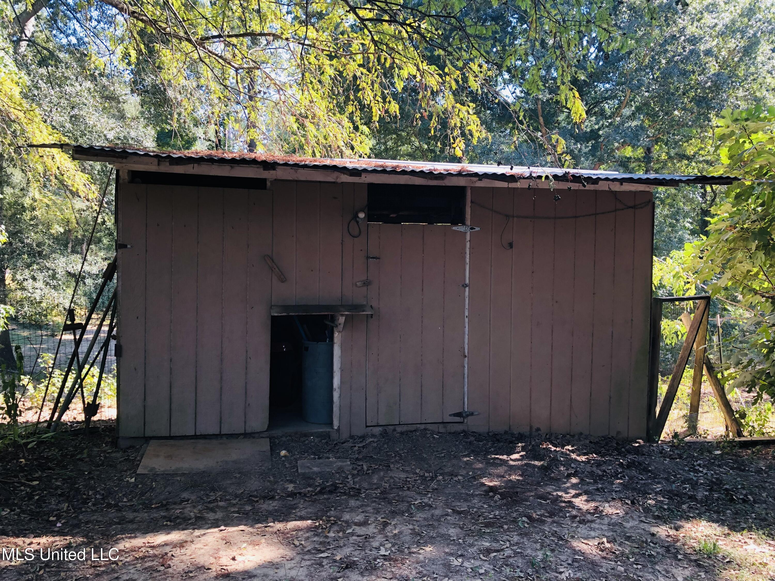 332 Foster Mound Road Natchez, MS 39120 - Photo 3 of 3 332FosterMoundshed