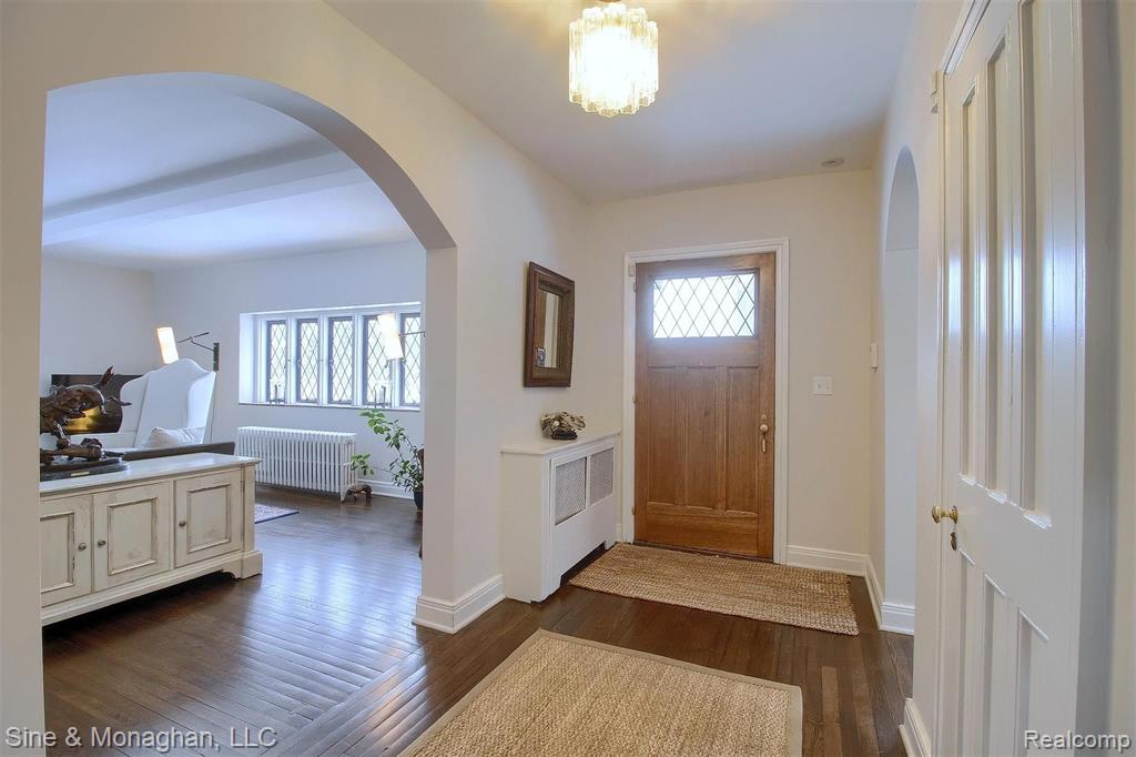 1017 Lake Shore Road Grosse Pointe Shores, MI 48236 - Photo 5 of 55
