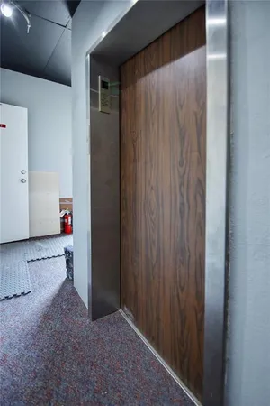 a view of utility room