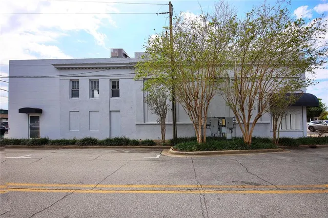 $24 | 400 Canal Street, New Smyrna Beach, FL 32168