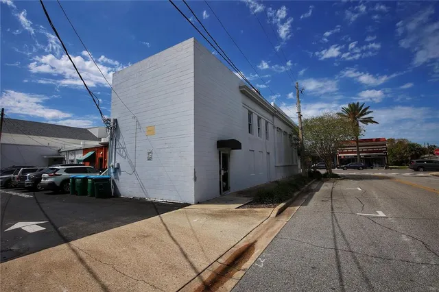 $24 | 400 Canal Street, New Smyrna Beach, FL 32168
