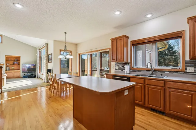 $669,900 | 6685 Walnut Drive, Minnetrista, MN 55364