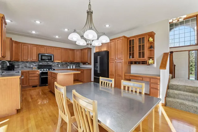 $669,900 | 6685 Walnut Drive, Minnetrista, MN 55364