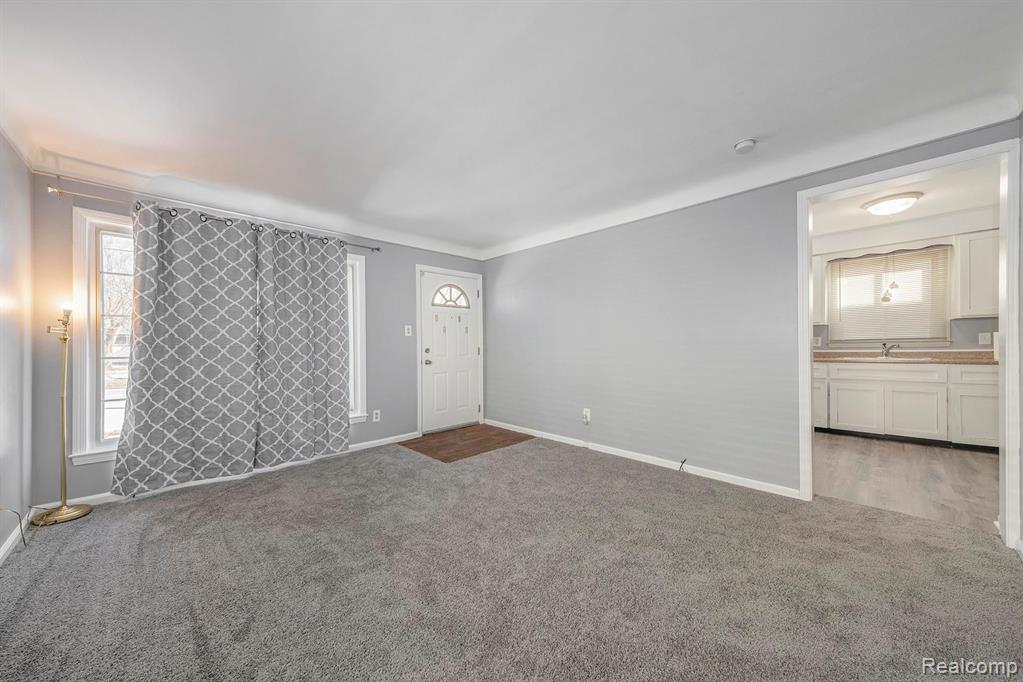 4448 Howe Road Wayne, MI 48184 - Photo 4 of 25