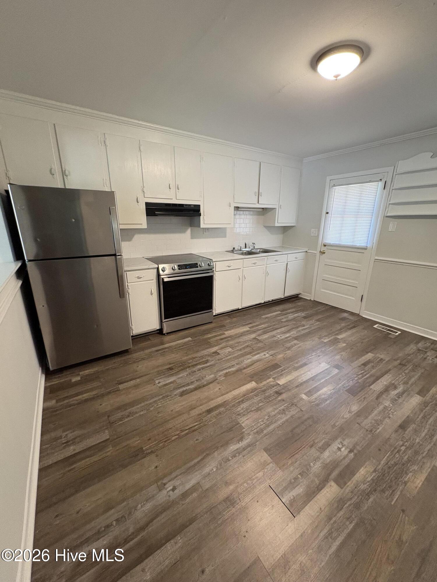 4352 Eastern Pines Road, Unit 18 Greenville, NC 27858 - Photo 6 of 9 Kitchen