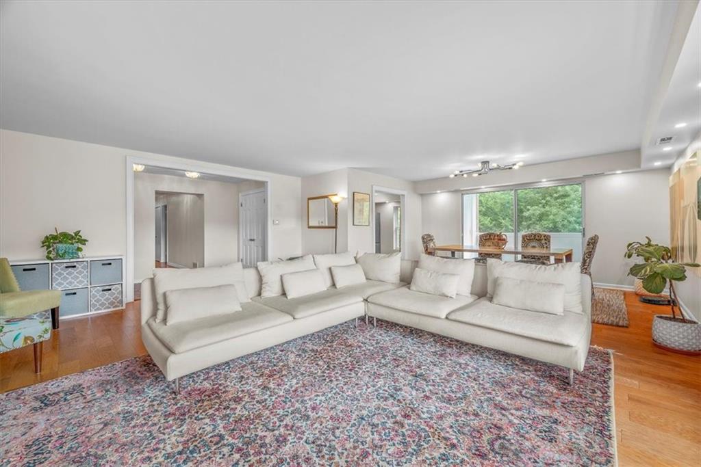 302 Fox Chapel Road, Unit 510 Pittsburgh, PA 15238 - Photo 5 of 25 Gallery Image 5