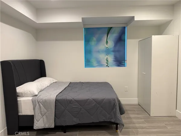 $1,370 | 5654 La Mirada Avenue, Los Angeles, CA 90038