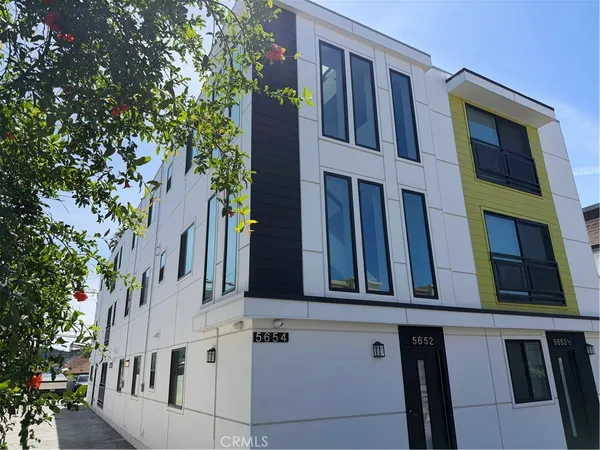 $1,370 | 5654 La Mirada Avenue, Los Angeles, CA 90038