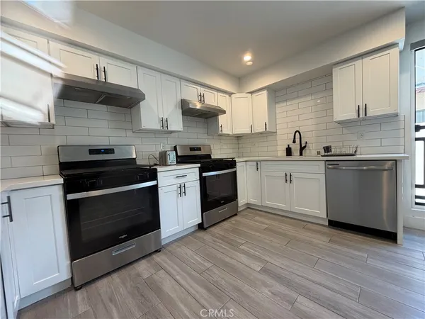 $1,370 | 5654 La Mirada Avenue, Los Angeles, CA 90038