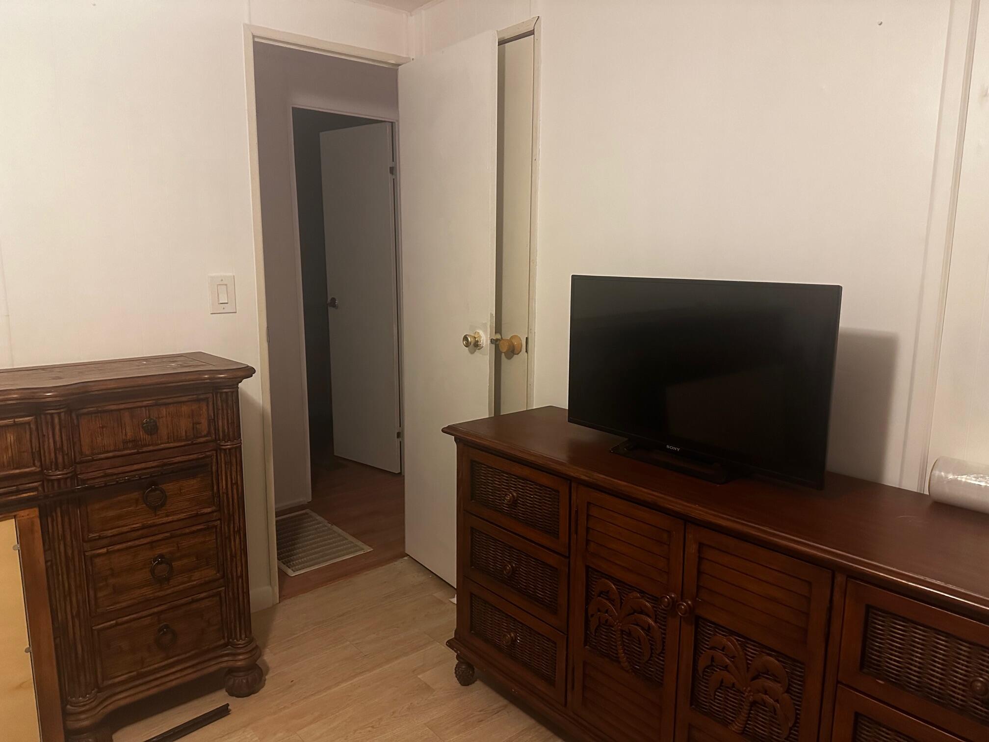 8 Southeast Casa Rio Road Port St. Lucie, FL 34952 - Photo 9 of 18 TV